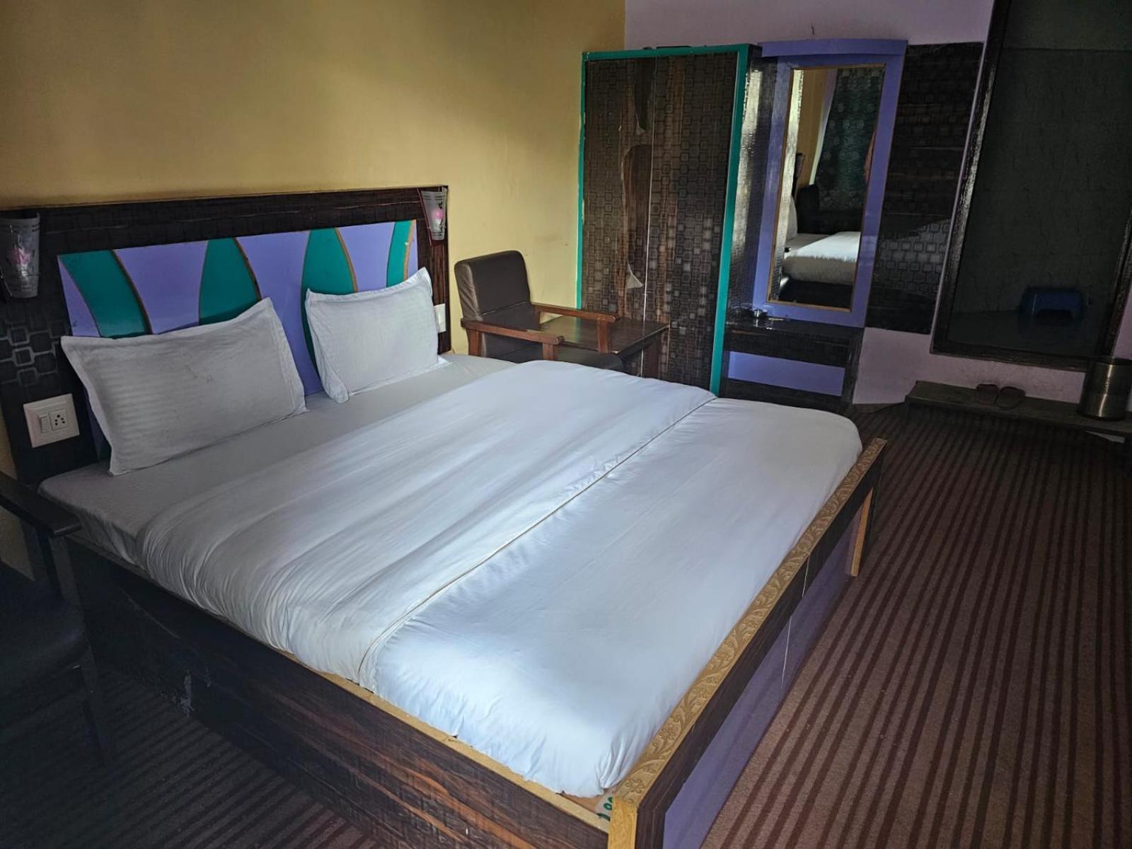 Hotel Afzal And Restaurant Каргил Екстериор снимка
