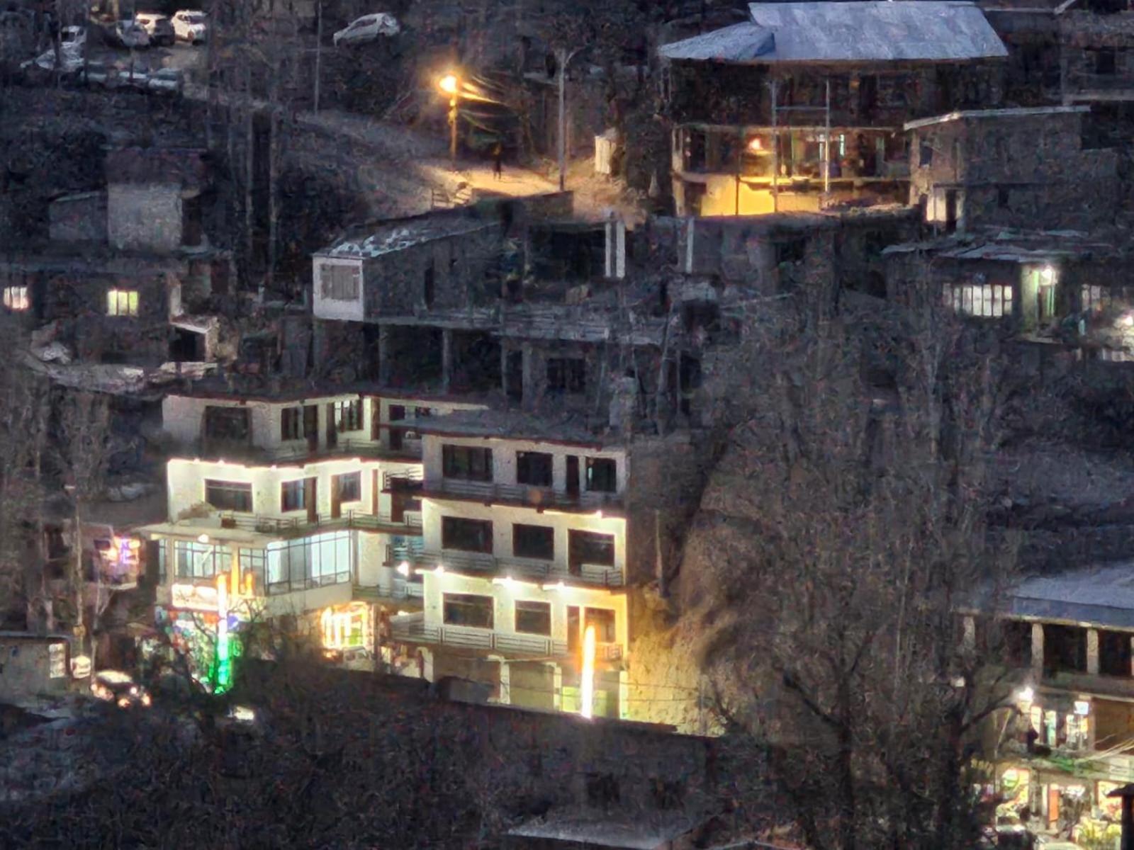 Hotel Afzal And Restaurant Каргил Екстериор снимка